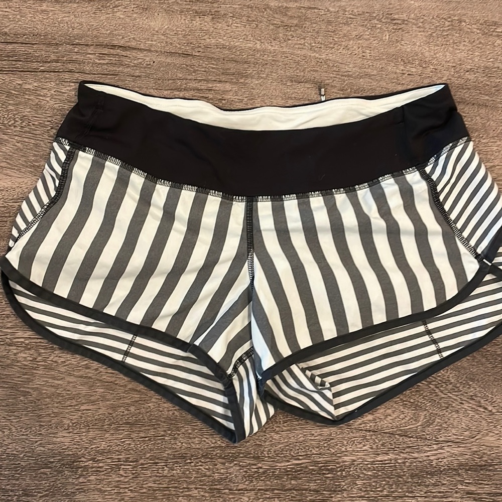 Lululemon striped shorts size 6